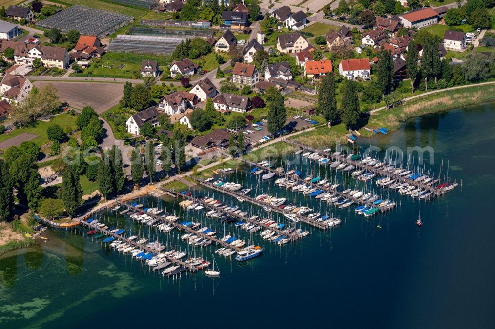 Aerial image Reichenau - Pleasure boat marina with docks and moorings on the shore area Yachthafen Reichenau - Sportboothafen Herrenbruck in Reichenau in the state Baden-Wuerttemberg, Germany