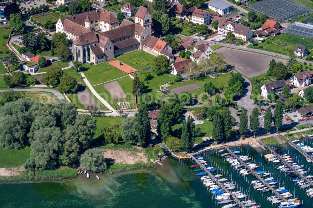 Aerial image Reichenau - Pleasure boat marina with docks and moorings on the shore area Yachthafen Reichenau - Sportboothafen Herrenbruck in Reichenau in the state Baden-Wuerttemberg, Germany