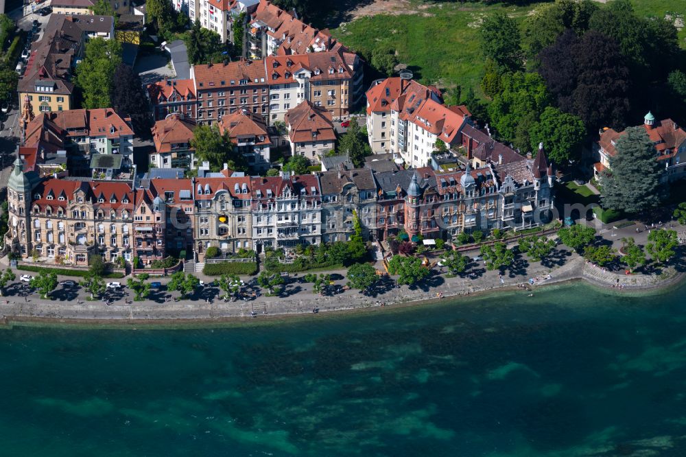 Konstanz from the bird's eye view: Riparian areas on the lake area of Bodensee on Seestrasse in Konstanz at Bodensee in the state Baden-Wuerttemberg, Germany