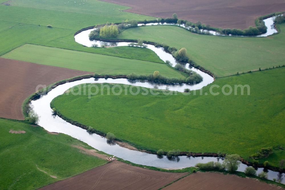 Aerial photograph Carignan - Curved loop of the riparian zones on the course of the river La Chiers in Carignan in Alsace-Champagne-Ardenne-Lorraine, France