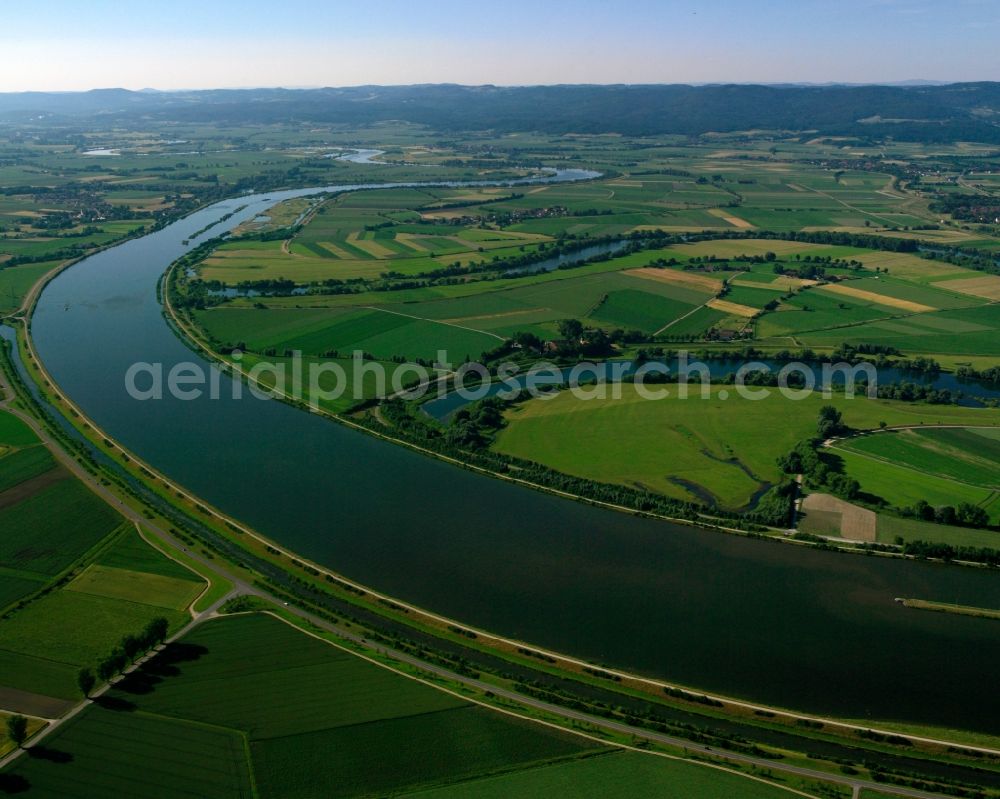 Aerial image Öberau - Loop of the banks of the Danube with Oeberauer Donauschleife - course of the river in Oeberau in the state Bavaria, Germany