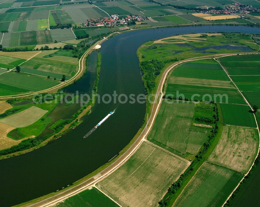 Aerial photograph Kirchroth - Curved loop of the riparian zones on the course of the river of the river Danube in Kirchroth in the state Bavaria, Germany