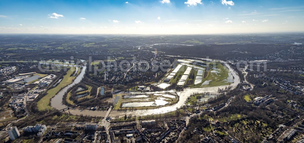 Essen from the bird's eye view: Shore areas with flooded by flood level riverbed the Ruhr in the district Ueberruhr - Hinsel in Essen at Ruhrgebiet in the state North Rhine-Westphalia, Germany