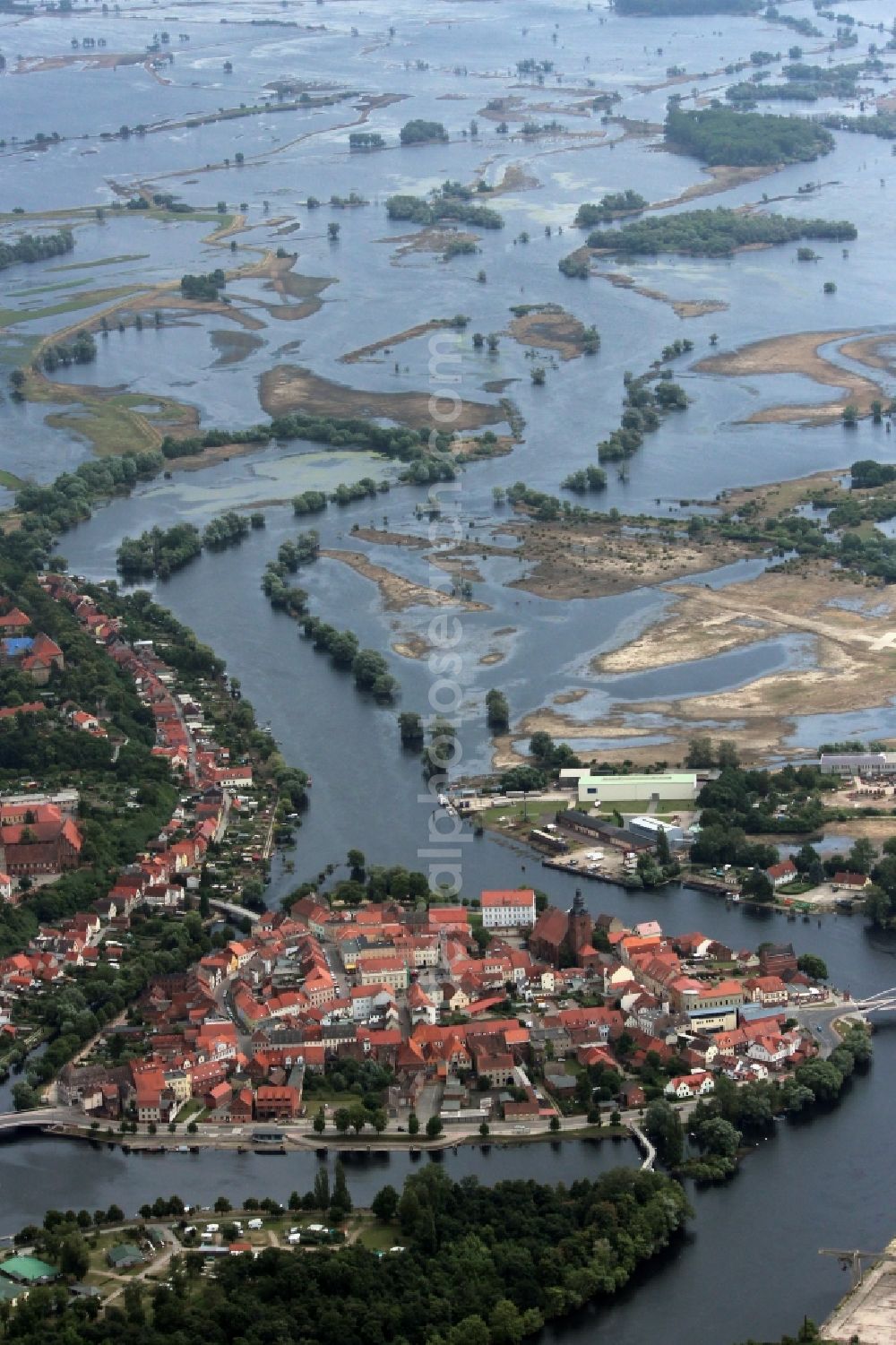 Aerial image Hansestadt Havelberg - Shore areas with flooded by flood level riverbed der Havel in Hansestadt Havelberg in the state Saxony-Anhalt