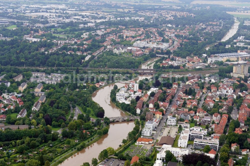 Aerial image Göttingen - Shore areas with flooded by flood level riverbed Leine in Goettingen in the state Lower Saxony, Germany