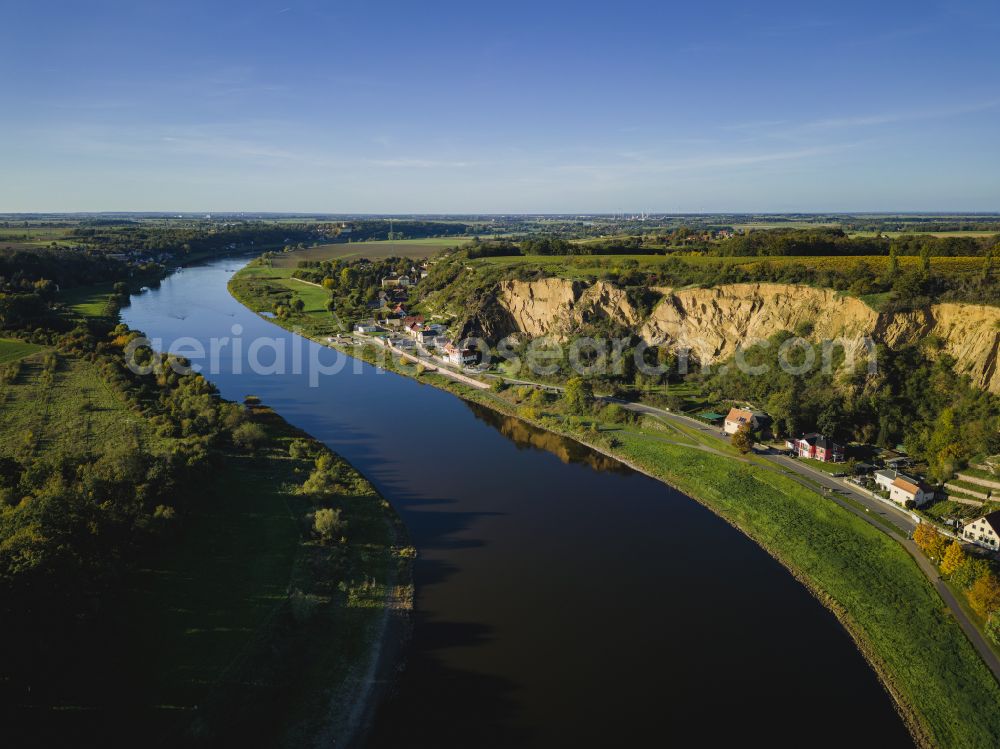 Aerial image Diesbar - Curved loop of the riparian zones on the course of the river Elbe on street An der Weinstrasse in Diesbar in the state Saxony, Germany