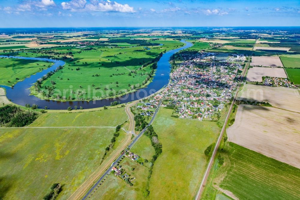 Elster (Elbe) from above - Curved loop of the riparian zones on the course of the river Elbe in Elster (Elbe) in the state Saxony-Anhalt, Germany