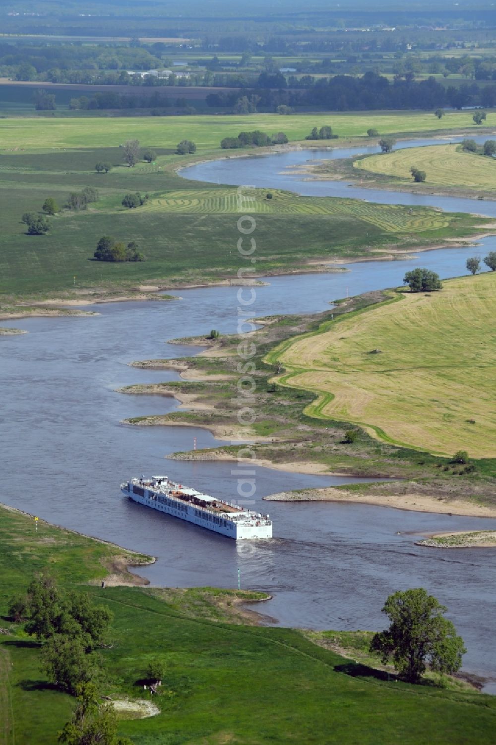 Jessen (Elster) from above - Curved loop of the riparian zones on the course of the river Elbe in Jessen (Elster) in the state Saxony-Anhalt, Germany