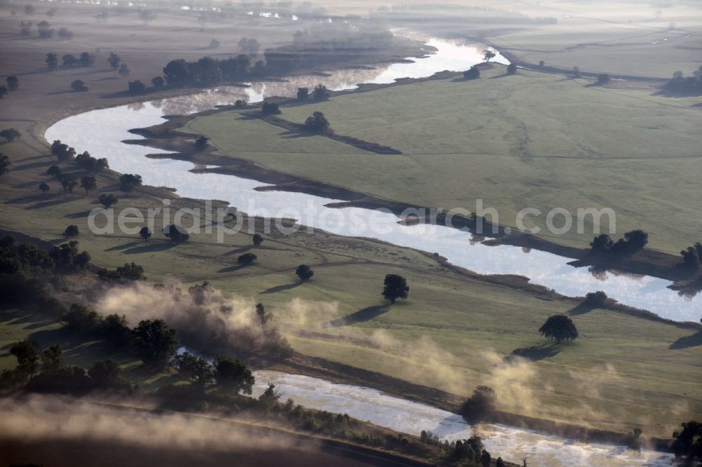 Aerial image Schützberg - Curved loop of the riparian zones on the course of the river Elbe in Schuetzberg in the state Saxony-Anhalt