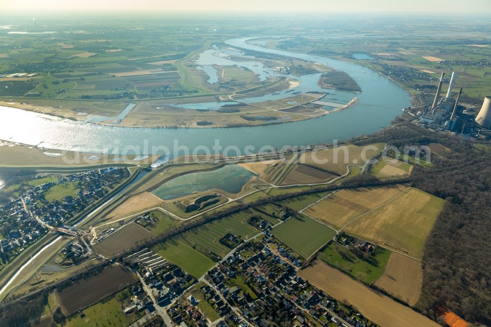 Dinslaken from above - Riparian areas along the river mouth of the Rhine - Emscher river in the district Eppinghoven in Dinslaken in the state North Rhine-Westphalia, Germany