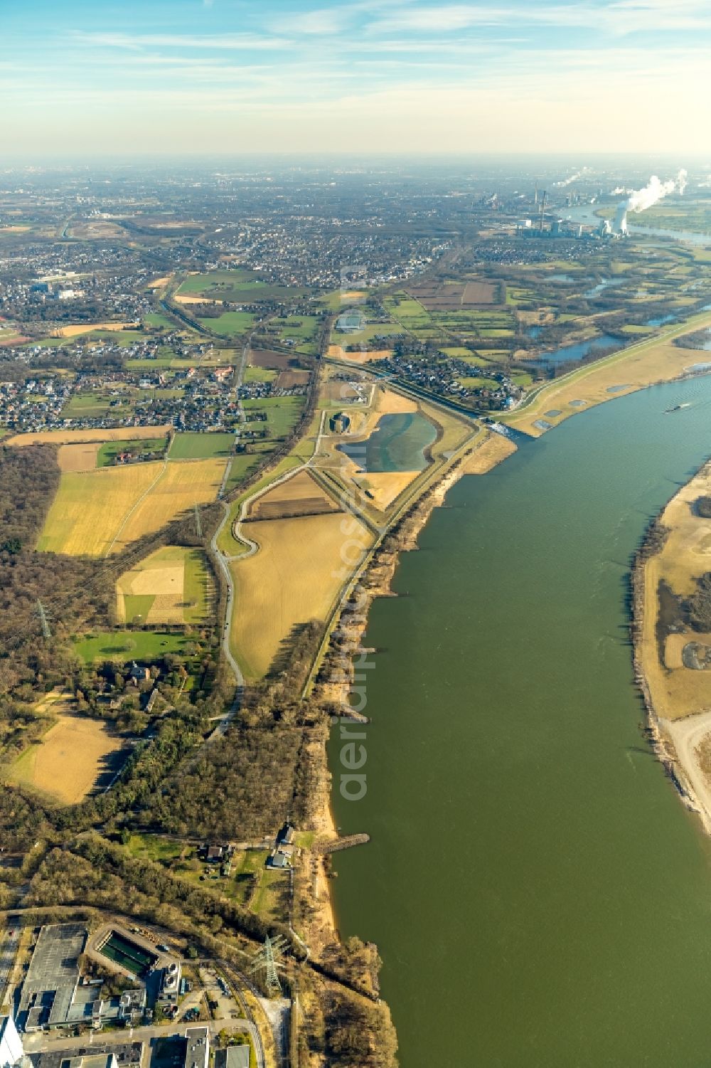 Dinslaken from above - Riparian areas along the river mouth of the Rhine - Emscher river in the district Eppinghoven in Dinslaken in the state North Rhine-Westphalia, Germany