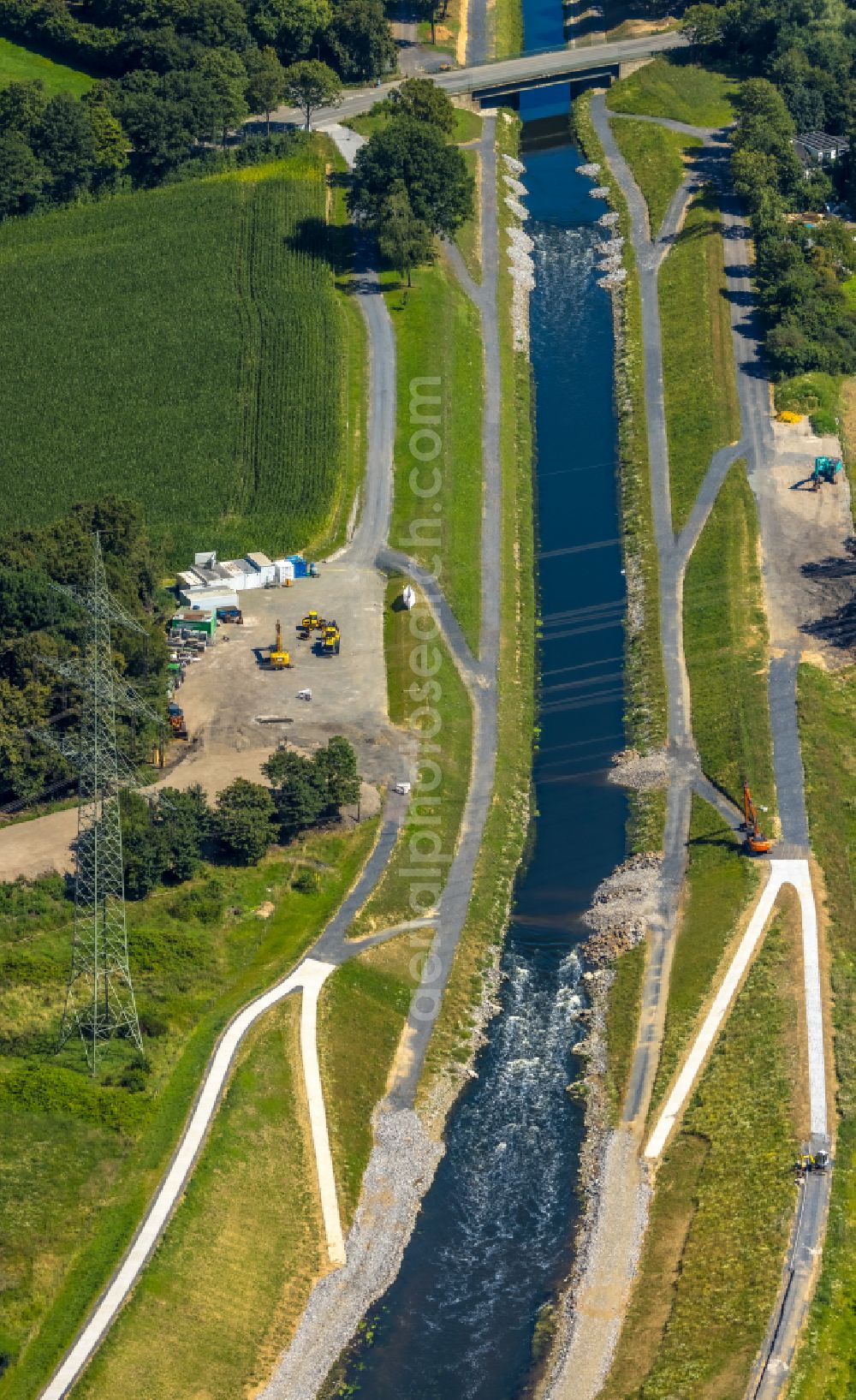 Aerial photograph Dinslaken - Riparian areas along the river mouth of the Rhine - Emscher river in the district Eppinghoven in Dinslaken in the state North Rhine-Westphalia, Germany