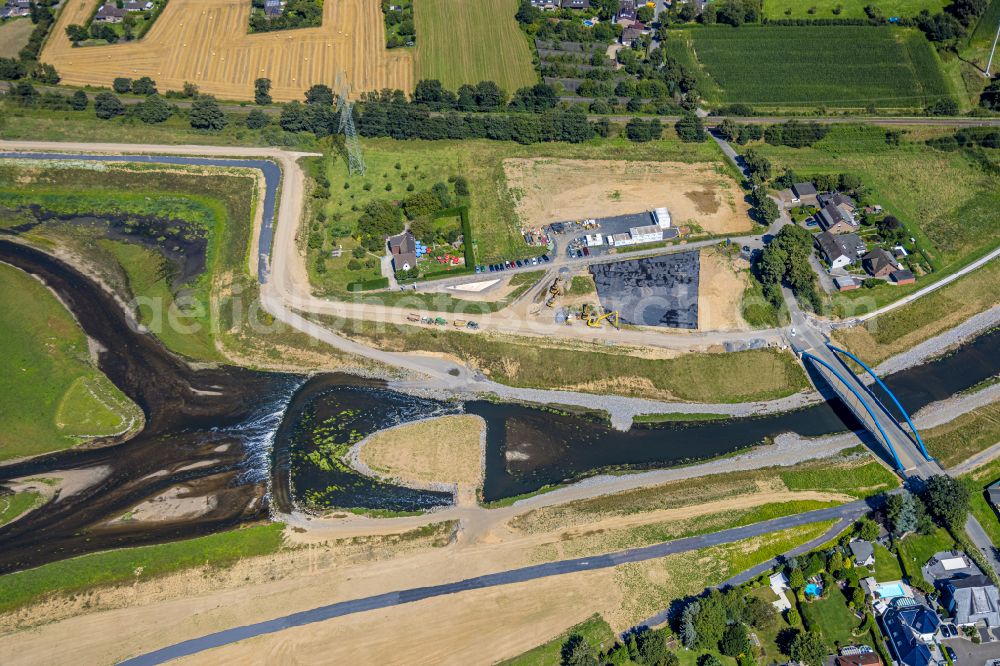 Dinslaken from above - Riparian areas along the river mouth of the Rhine - Emscher river in the district Eppinghoven in Dinslaken in the state North Rhine-Westphalia, Germany