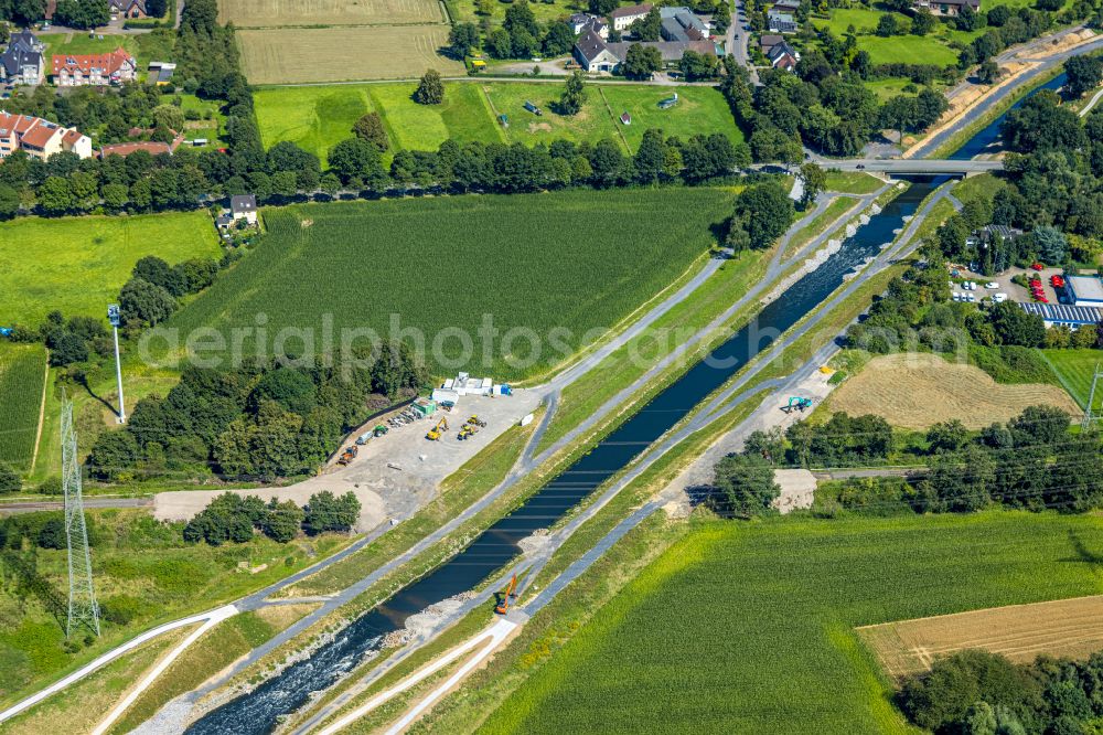 Dinslaken from above - Riparian areas along the river mouth of the Rhine - Emscher river in the district Eppinghoven in Dinslaken in the state North Rhine-Westphalia, Germany