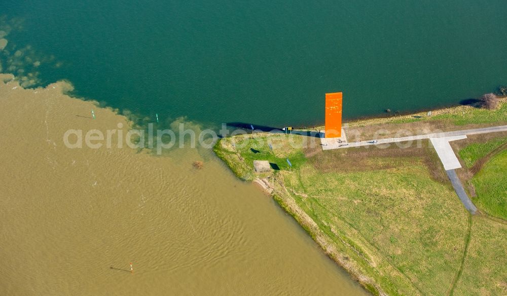 Aerial image Duisburg - Riparian areas along the river mouth of Rhine on Reinorange Artist Lutz Fritsch in Duisburg in the state North Rhine-Westphalia