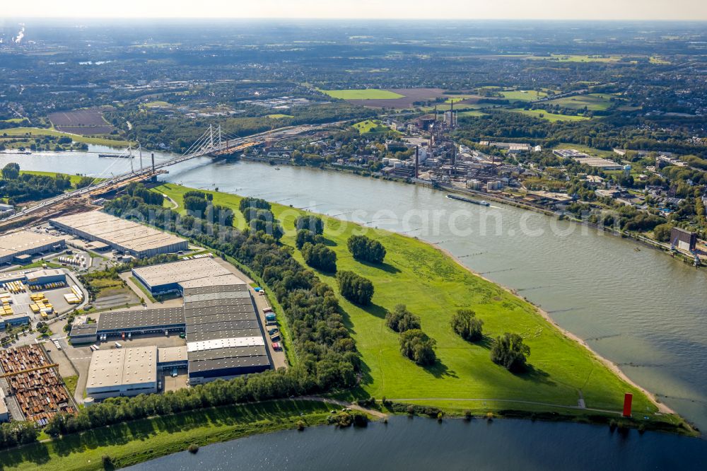 Aerial image Duisburg - Riparian areas along the river mouth of Rhine on Reinorange Artist Lutz Fritsch in Duisburg in the state North Rhine-Westphalia