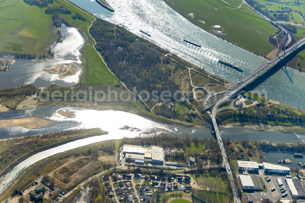 Wesel from the bird's eye view: Riparian areas along the river mouth of Lippe in Wesel in the state North Rhine-Westphalia, Germany