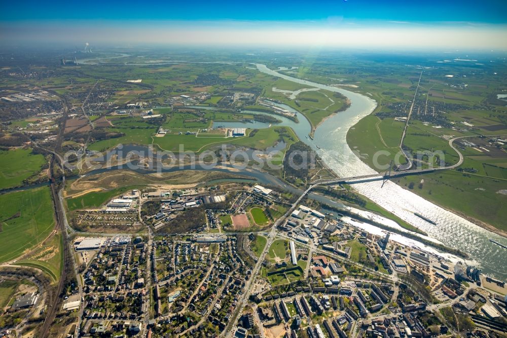 Wesel from above - Riparian areas along the river mouth of Lippe in Wesel in the state North Rhine-Westphalia, Germany