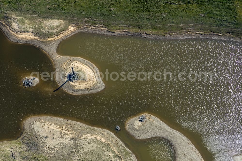 Wesel from the bird's eye view: Riparian areas along the river mouth of Lippe in Wesel in the state North Rhine-Westphalia, Germany