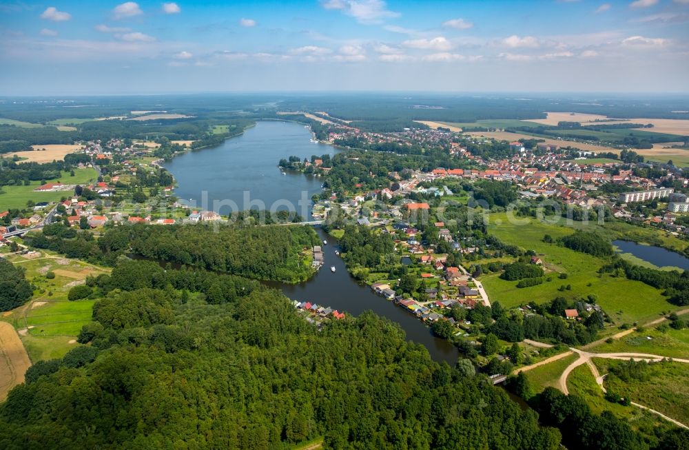 Aerial image Mirow - Riparian areas along the river mouth des Mirower Kanals in den Mirower See in Mirow in the state Mecklenburg - Western Pomerania