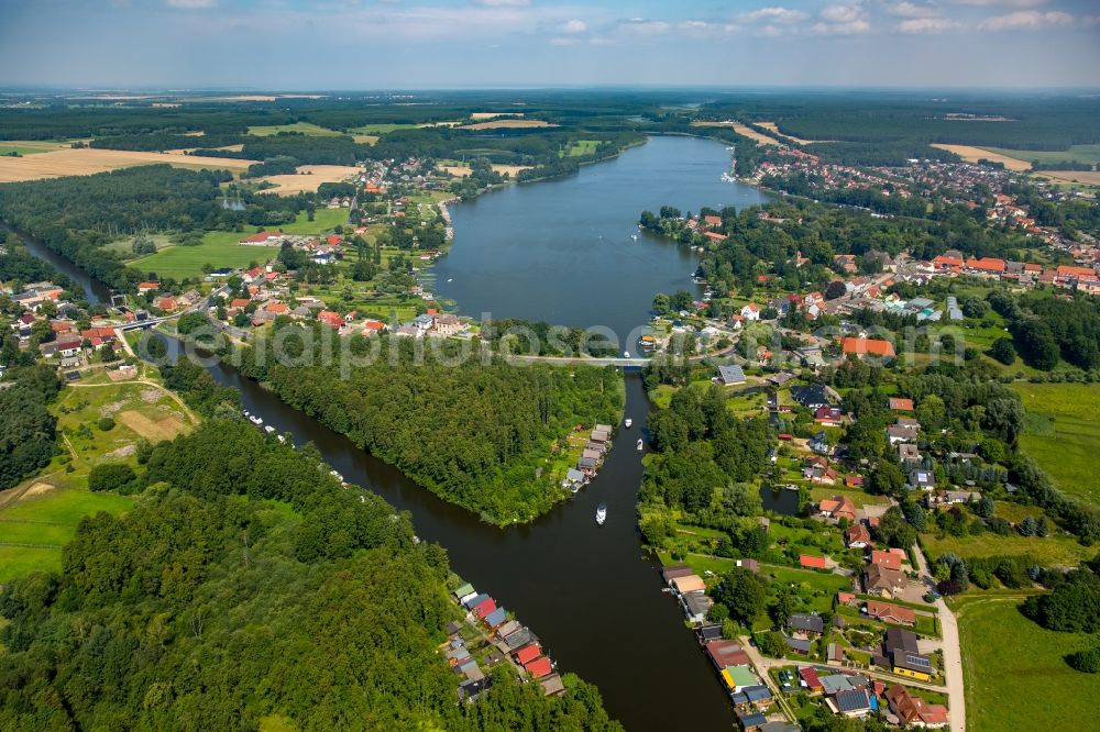 Mirow from above - Riparian areas along the river mouth des Mirower Kanals in den Mirower See in Mirow in the state Mecklenburg - Western Pomerania