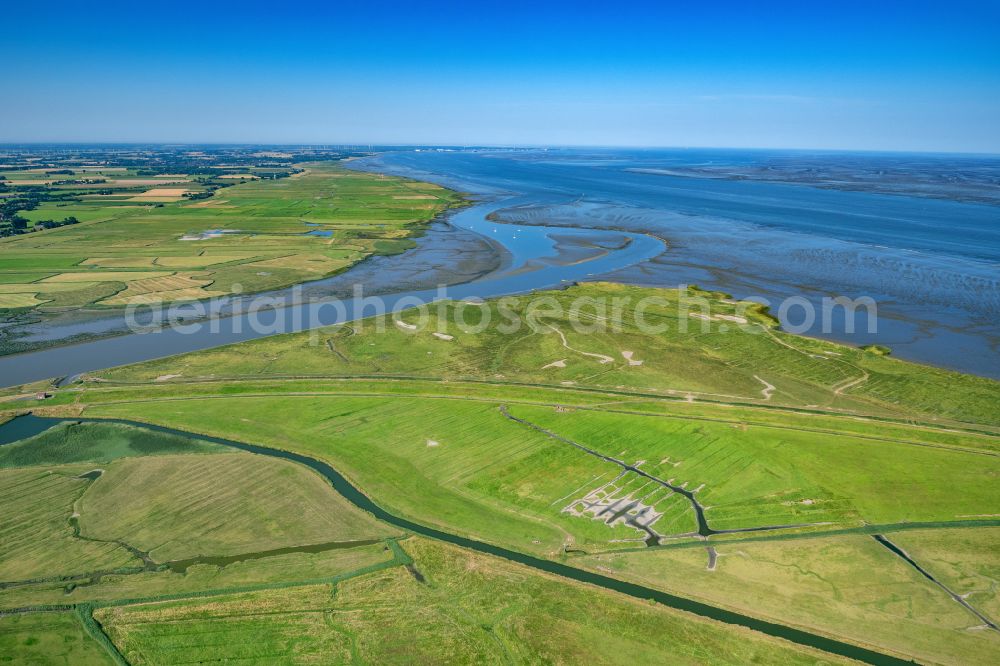 Aerial image Balje - Riparian areas along the river mouth of Oste in die Elbe in Balje in the state Lower Saxony, Germany