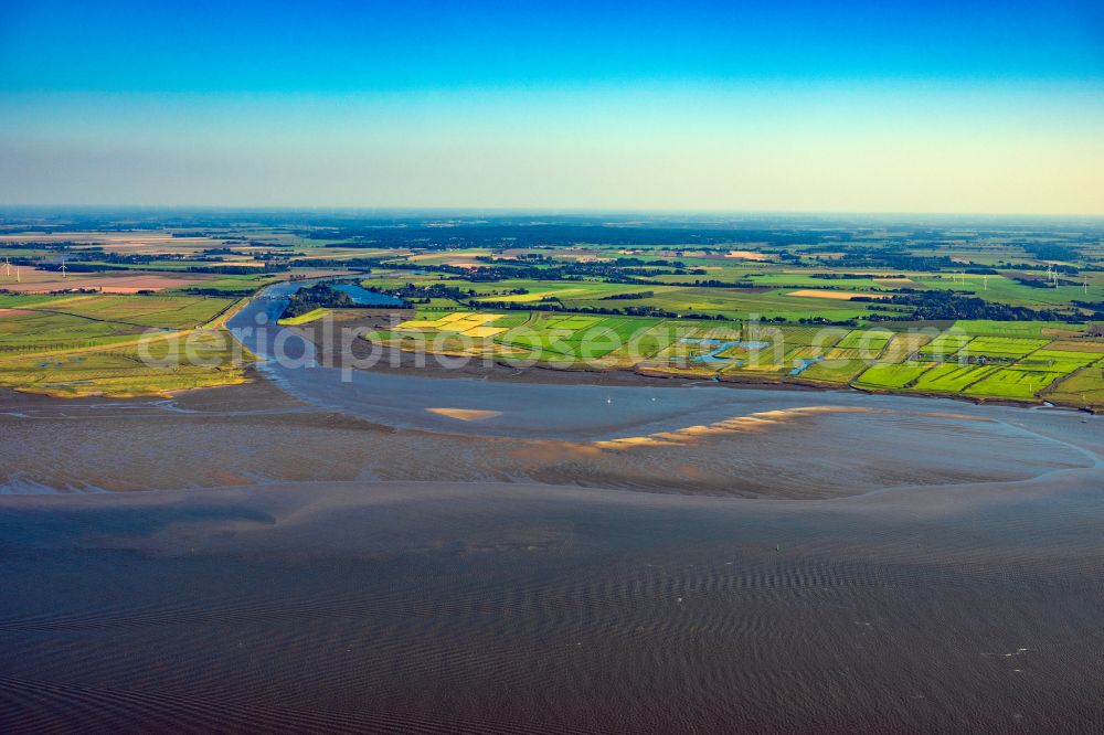 Balje from above - Riparian areas along the river mouth of Oste in die Elbe in Balje in the state Lower Saxony, Germany