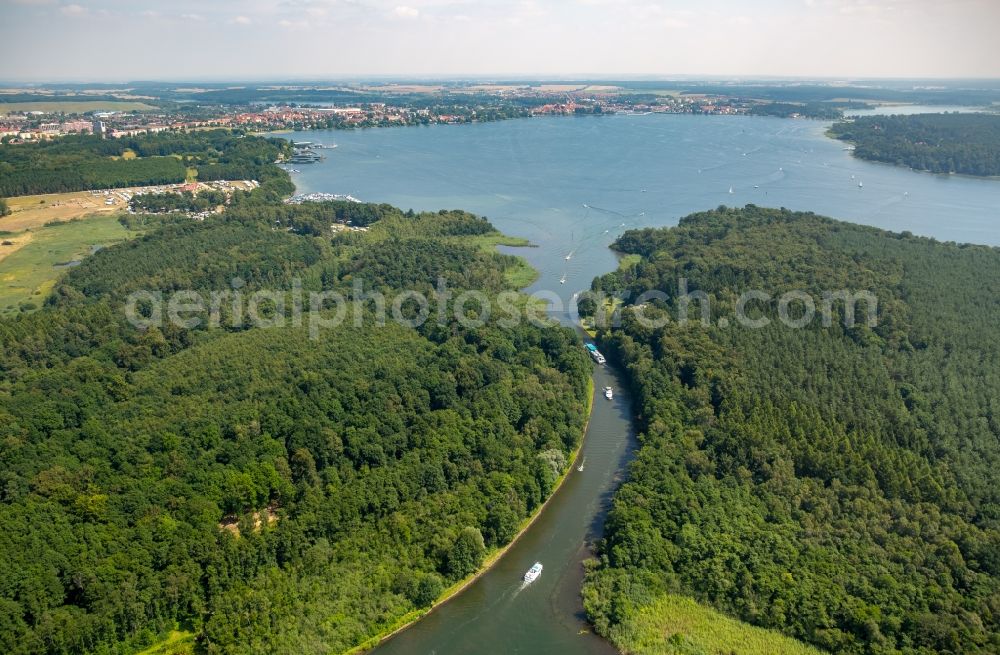 Aerial image Klink - Riparian areas along the river mouth of the Reeckchannel into the Lake Binnenmueritz in Klink in the state Mecklenburg - Western Pomerania