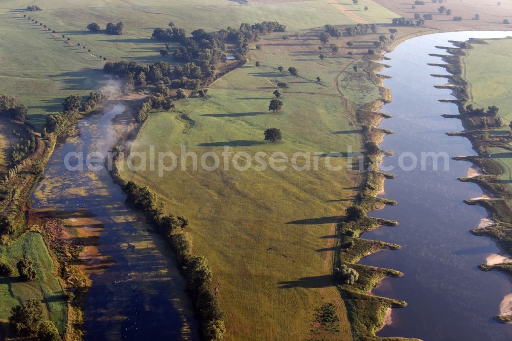 Aerial image Kemberg - Riparian areas along the river mouth Schwarze Elster - Elbe in Kemberg in the state Saxony-Anhalt