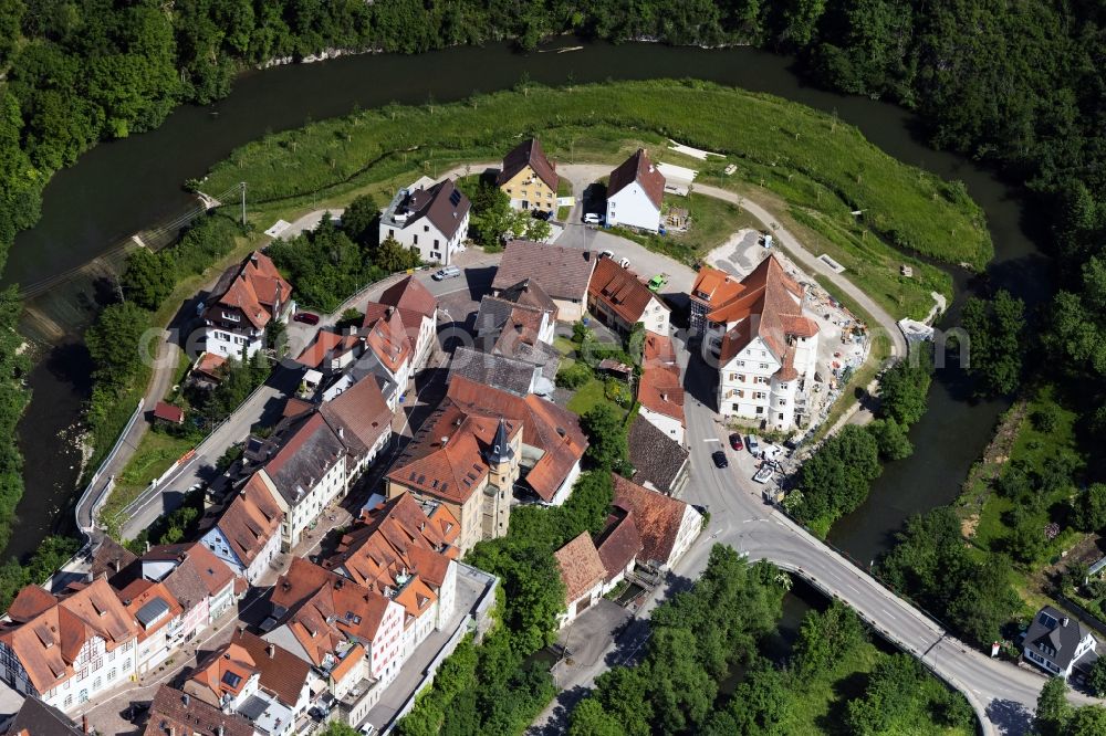 Aerial photograph Haigerloch - Curved loop of the riparian zones on the course of the river Eyach in Haigerloch in the state Baden-Wuerttemberg, Germany