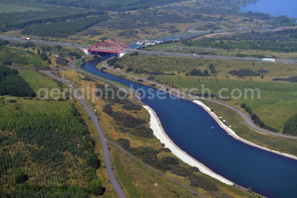 Aerial image Grosspösna - Riparian zones on the course of the river der Auenhainer Bucht in Grosspoesna in the state Saxony