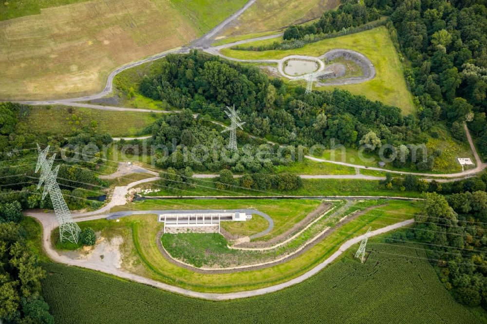 Aerial photograph Gladbeck - Riparian zones on the course of the river of Boye in Gladbeck in the state North Rhine-Westphalia, Germany