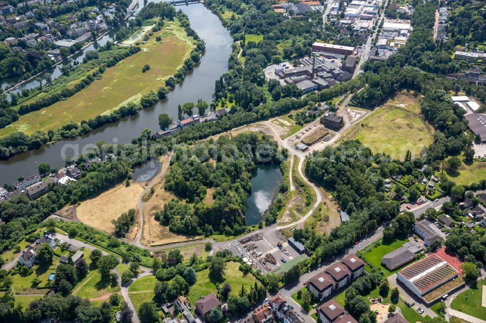 Aerial image Mülheim an der Ruhr - Riparian zones on the course of the river the former quarry Rauen in Muelheim on the Ruhr in the state North Rhine-Westphalia