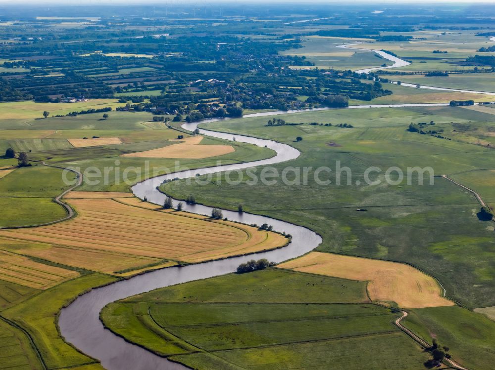 Hamdorf from the bird's eye view: Riparian zones on the course of the river of Eider in Hamdorf in the state Schleswig-Holstein, Germany