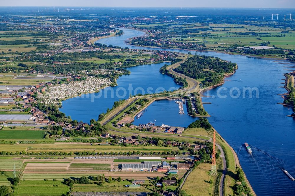 Hamburg from above - Riparian zones on the course of the river of Elbe overlooking the Hohendeicher See and the port Oortkaten in Hamburg, Germany