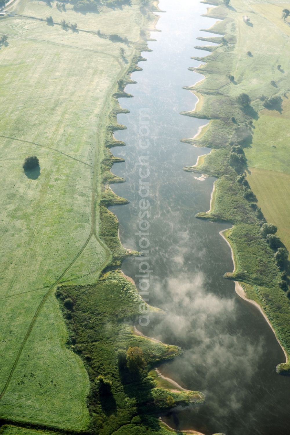 Aerial image Iserbegka - Riparian zones on the course of the river of Elbe in Iserbegka in the state Saxony-Anhalt, Germany