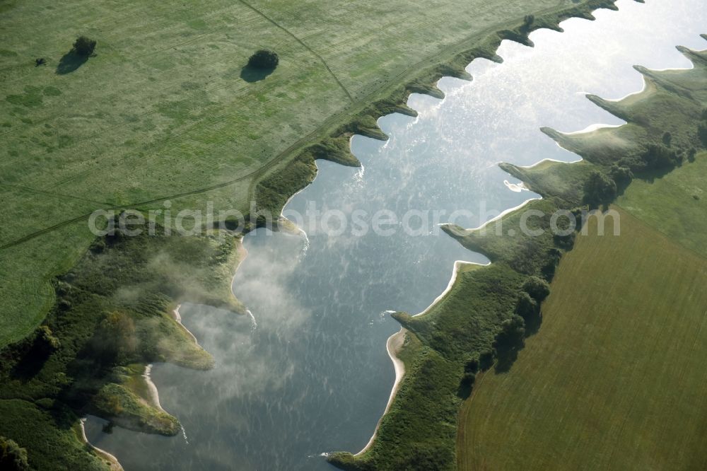 Iserbegka from the bird's eye view: Riparian zones on the course of the river of Elbe in Iserbegka in the state Saxony-Anhalt, Germany