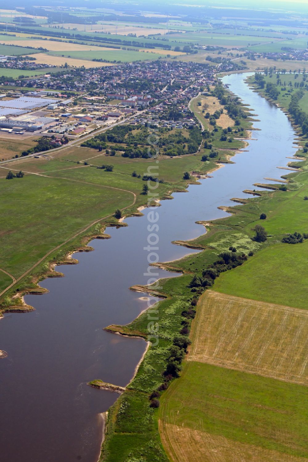 Iserbegka from above - Riparian zones on the course of the river of Elbe in the district Elster (Elbe) in Iserbegka in the state Saxony-Anhalt, Germany