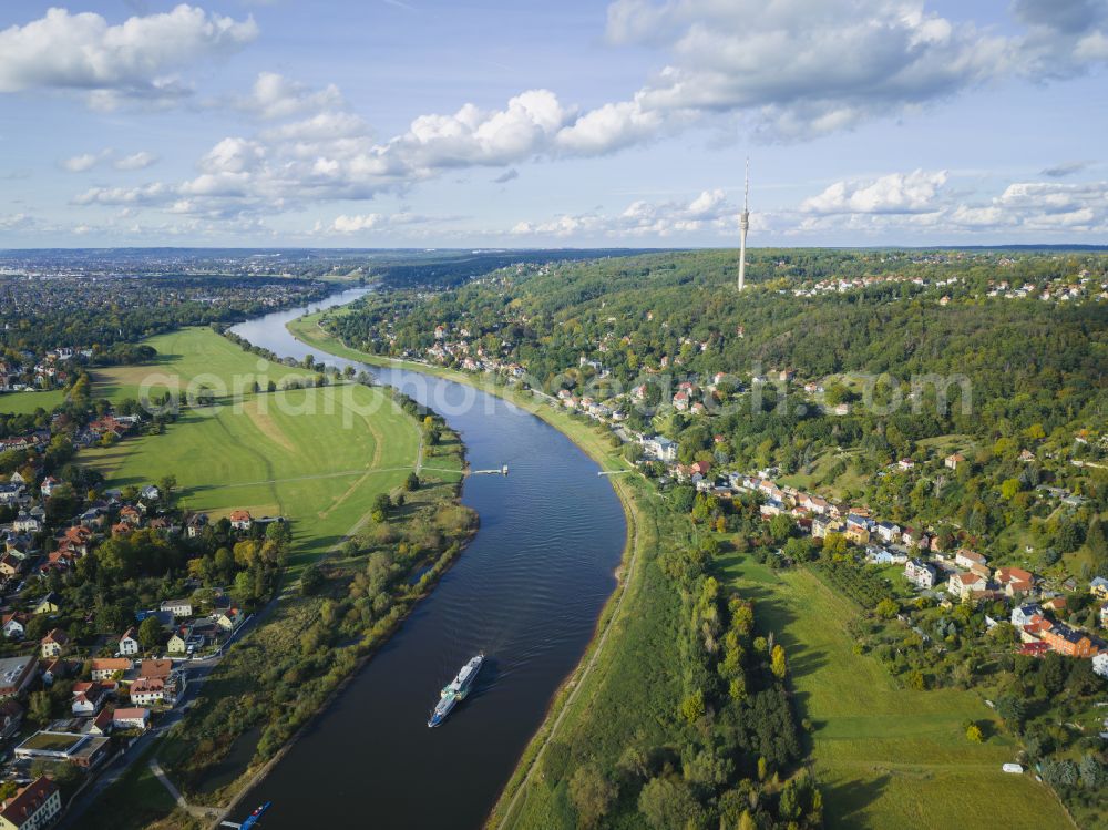 Dresden from above - Riparian zones on the course of the river of the River Elbe on street Pillnitzer Landstrasse in the district Tolkewitz in Dresden in the state Saxony, Germany