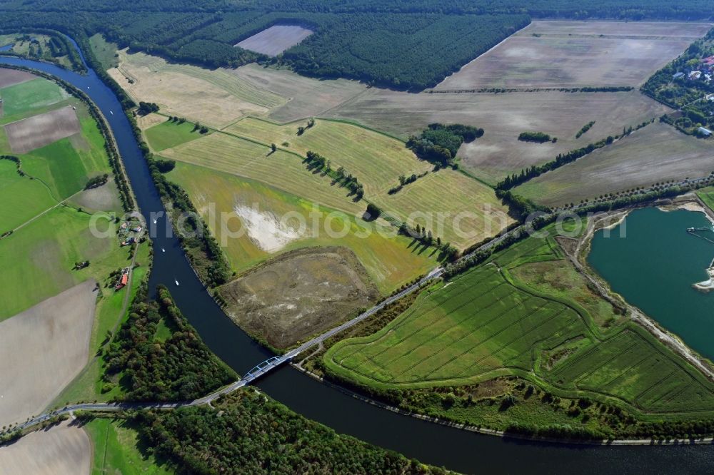 Ihleburg from the bird's eye view: Riparian zones on the course of the river Elbe-Havel-Kanal in Ihleburg in the state Saxony-Anhalt, Germany