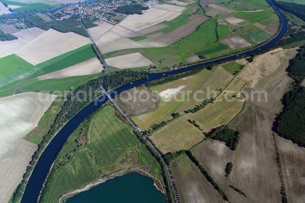 Aerial photograph Ihleburg - Riparian zones on the course of the river Elbe-Havel-Kanal in Ihleburg in the state Saxony-Anhalt, Germany