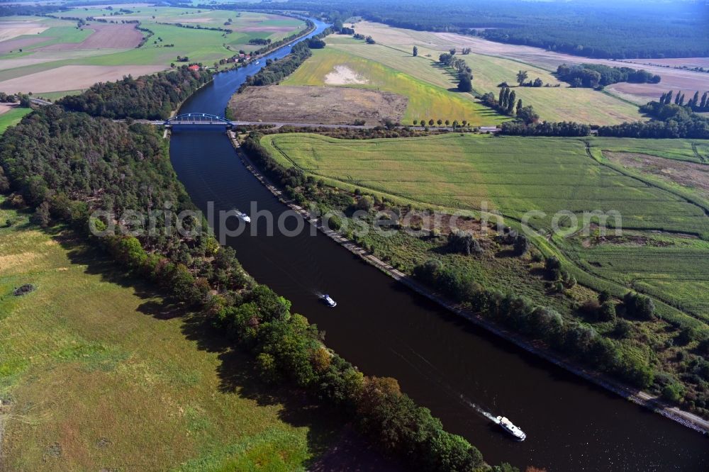 Aerial photograph Ihleburg - Riparian zones on the course of the river Elbe-Havel-Kanal in Ihleburg in the state Saxony-Anhalt, Germany