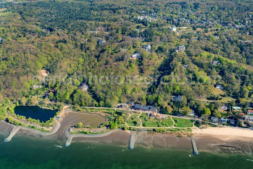 Aerial image Hamburg - Riparian zones on the course of the river of the River Elbe in the district Blankenese in Hamburg, Germany