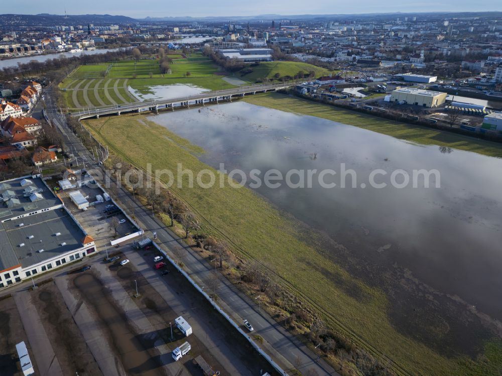 Dresden from the bird's eye view: Flooded riverbank areas along the course of the Elbe drainage ditch Kaditzer flood channel in the district of Mickten in Dresden in the federal state of Saxony, Germany