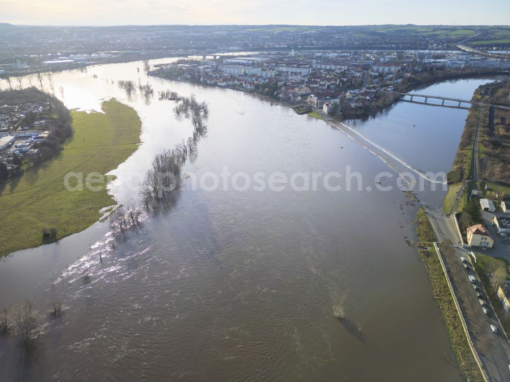 Aerial image Dresden - Flooded riverbank areas along the course of the Elbe drainage ditch Kaditzer flood channel in the district of Mickten in Dresden in the federal state of Saxony, Germany