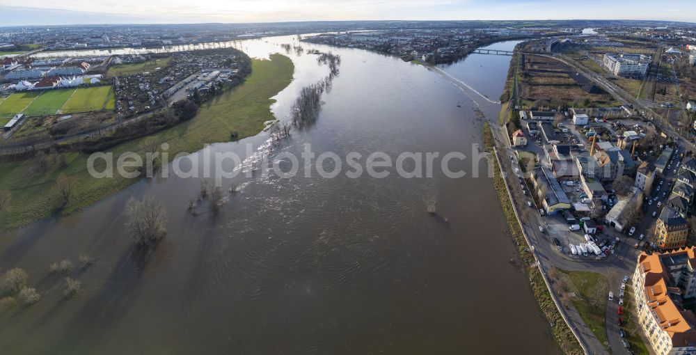 Aerial photograph Dresden - Flooded riverbank areas along the course of the Elbe drainage ditch Kaditzer flood channel in the district of Mickten in Dresden in the federal state of Saxony, Germany