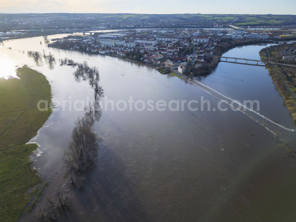 Aerial photograph Dresden - Flooded riverbank areas along the course of the Elbe drainage ditch Kaditzer flood channel in the district of Mickten in Dresden in the federal state of Saxony, Germany