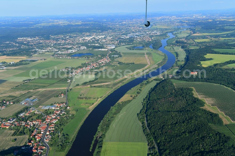 Aerial image Sörnewitz - Riparian zones on the course of the river of the River Elbe in Soernewitz in the state Saxony, Germany