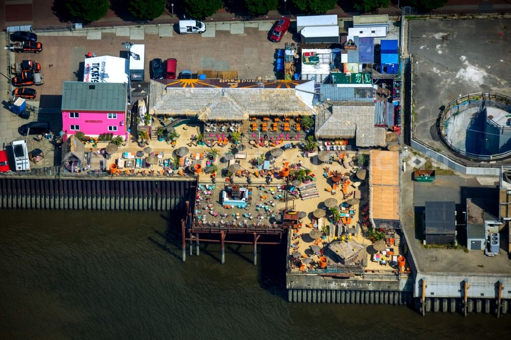 Aerial image Hamburg - Riparian zones on the course of the river Elbe at the beach bar beach Pauli in Hamburg