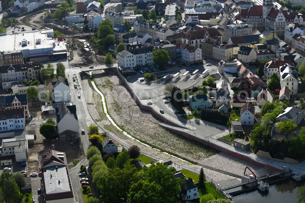 Aerial photograph Döbeln - Expansion and securing construction sites to the shore areas of the river course of Flutmulde in Doebeln in Saxony